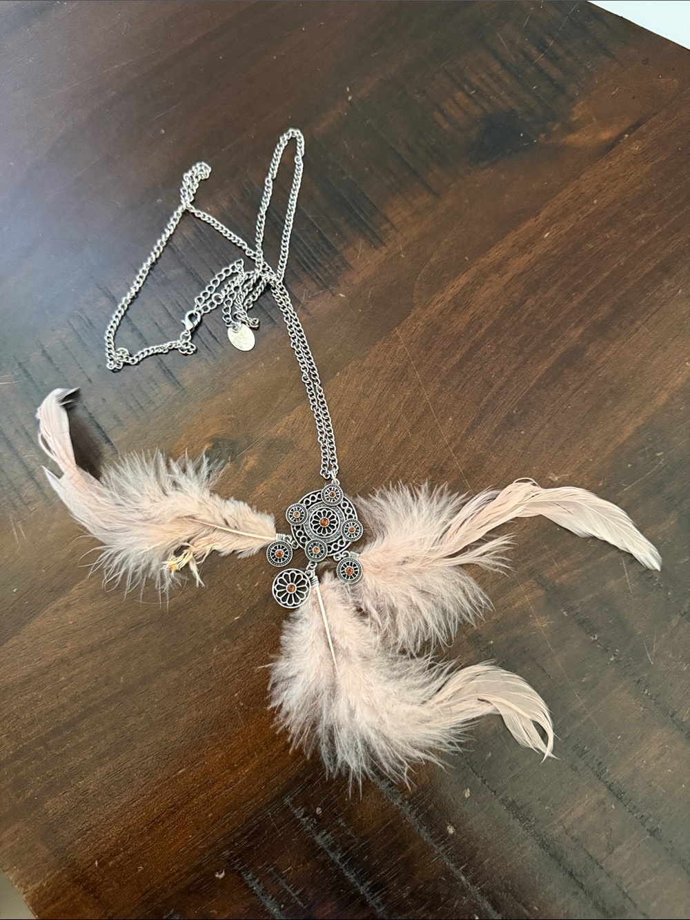 ZAD VTG Boho Silver tone Dreamcatcher Necklace with Blush Feathers